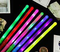Bâtons lumineux LED clignotants scintillants, bâtons lumineux colorés qui brillent dans le noir, accessoires pour concerts, Noël, anniversaires, mariages et fêtes