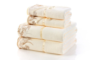 Vente en gros Chine <span class=keywords><strong>Serviette</strong></span> cadeau en dentelle Ensembles 4 pièces <span class=keywords><strong>Serviette</strong></span> <span class=keywords><strong>de</strong></span> <span class=keywords><strong>bain</strong></span> pour le visage Ensembles <span class=keywords><strong>de</strong></span> serviettes en microfibre pour mariage - Product Image 3