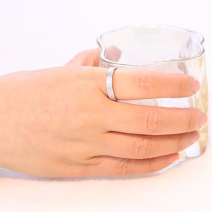 Anillo de Acero de Titanio Color Oro Rosa de 4 mm con Banda Esmerilada, Joyería de Boda para Mujer - Product Image 4