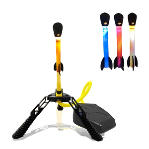 Ensemble de lance-roquettes LED Tommabo pour enfants de 5 à 14 ans, roquettes lumineuses, têtes en mousse durables, certifié EN71, divertissement en plein air sûr - Product Image 4