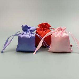 Pochettes en satin colorées pour bijoux, sacs cadeaux en soie douce personnalisés avec cordon de serrage pour mariage et fête, sacs de shopping personnalisés avec logo - Product Image 5