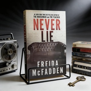 Nunca mientas, de Freida McFadden. Nueva novela psicológica de suspense oscuro del autor del thriller más vendido a nivel mundial. - Product Image 1