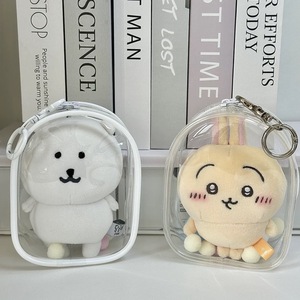 Bolsa de Almacenamiento y Exhibición de PVC Transparente para Muñecas de Algodón de 10 cm, con Diseño de Oso Enano Autodepreciativo, a Prueba de Polvo - Product Image 1