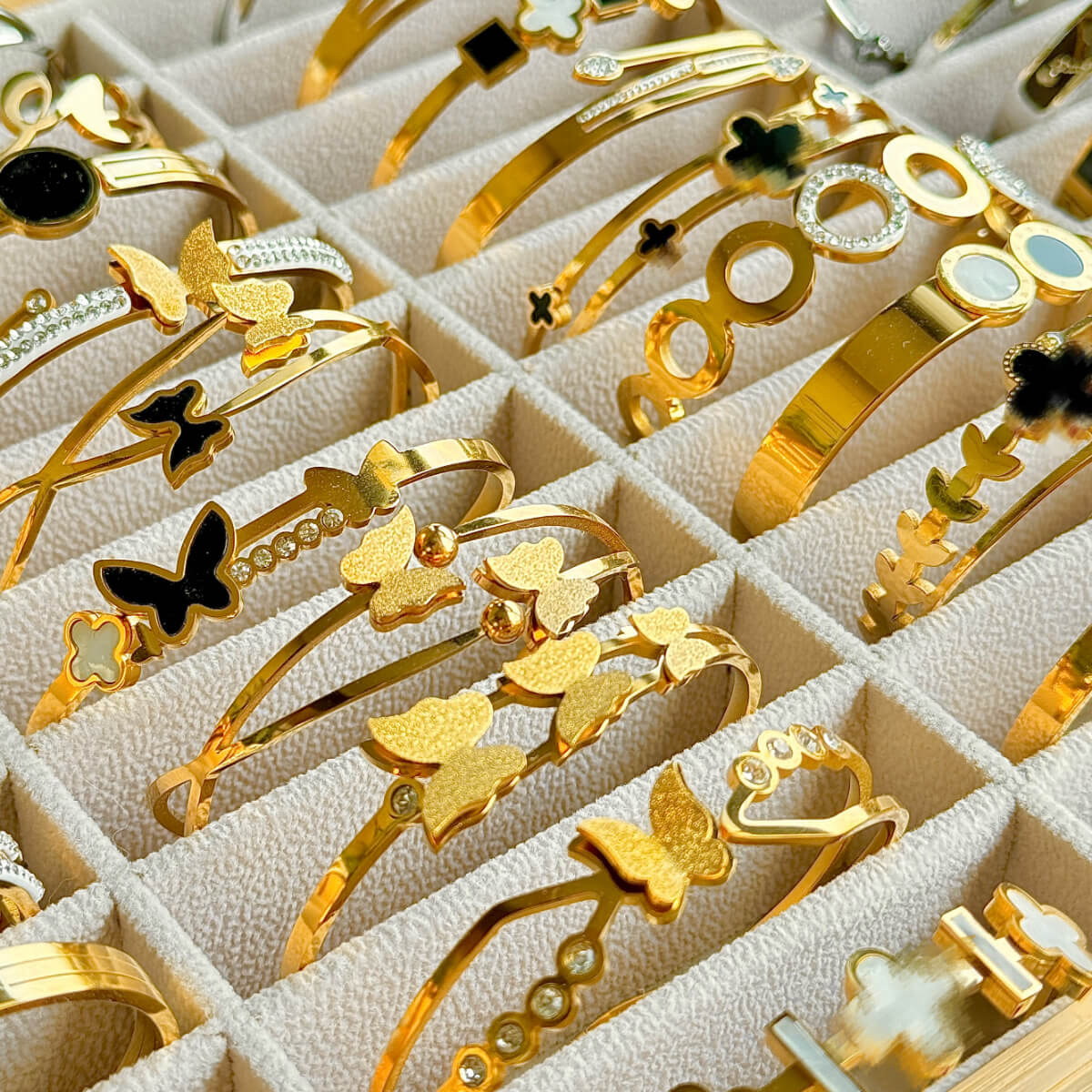 18K Gold Plated Stainless Steel Bracelet for Women Non-Fading Clover Butterfly Design Trendy Unisex Bijoux with Crystal