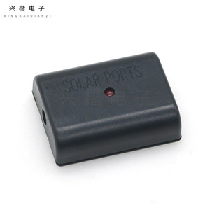 Controlador de carga solar con puerto USB único para sistema solar, salida de 12V 24V con función de estabilización de voltaje - Product Image 2