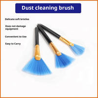 Brosse douce en plastique en forme d'éventail, réutilisable, portable, pour le nettoyage de claviers d'ordinateur, d'objectifs d'appareil photo, de téléphones portables, outil de nettoyage de la poussière, rasoir