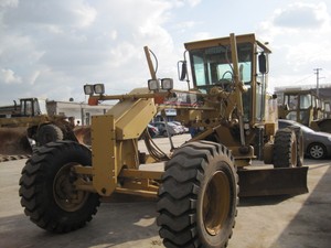 รถเกรดเดอร์มือสองจากญี่ปุ่น ยี่ห้อแคตเตอร์พิลลาร์ รุ่น 140H จากเซี่ยงไฮ้ รถเกรดดิน CAT 140 สำหรับงานก่อสร้างถนนในประเทศจีน - Product Image 4