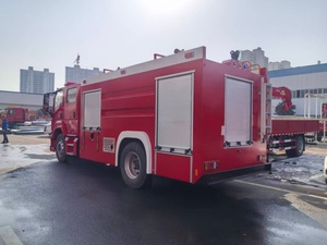 Camión de bomberos con tanque de agua grande, camión de bomberos con combustible diésel y polvo químico seco, camión de bomberos con tanque de agua y tracción 4x4. - Product Image 4