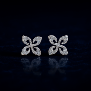 Orecchini in Oro Bianco con Diamanti, Design Classico a Farfalla, per Uso Quotidiano Femminile, Diamanti Naturali Colore G - Product Image 2