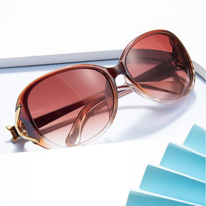 Nouvelles Lunettes de Soleil MINGAO 8842 Unisexe de Luxe à Monture Large en PC UV400, Style Mode, pour Extérieur, Street <span class=keywords><strong>Photo</strong></span>, Personnalisées, Monture Complète - Product Image 4