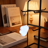Lampe LED Nuage Moelleux Rechargeable USB, Ornement Lumineux Portable, Lampe Décorative Compacte, Pendentif de Sac de Voyage pour Cadeau Promotionnel