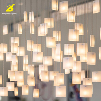 Plafonnier LED Carré Dépoli Bang Sheng Lighting avec Télécommande, Décoration Artistique pour Hôtels et Résidences Open-Plan (Taille Moyenne) en Verre