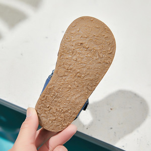 Sandales d'été pour garçons à bout fermé, chaussures en cuir pour enfants, sandales à semelle en caoutchouc dur - Product Image 6