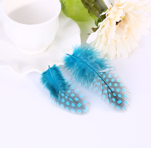 <span class=keywords><strong>Venta</strong></span> al por mayor teñido <span class=keywords><strong>Guinea</strong></span> pluma Natural barato <span class=keywords><strong>Guinea</strong></span> plumas para la <span class=keywords><strong>venta</strong></span> - Product Image 4