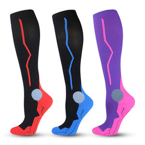 Nuevos <span class=keywords><strong>calcetines</strong></span> de compresión para hombres y mujeres, <span class=keywords><strong>calcetines</strong></span> de compresión <span class=keywords><strong>Crossfit</strong></span> de enfermería atléticos graduados, aptos para correr, vuelo, viajes, senderismo al aire libre - Product Image 1