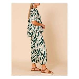 Pantalon droit pour femme, coupe élégante, conçu pour un confort équilibré et un look raffiné, adapté aux situations professionnelles et décontractées - Product Image 2