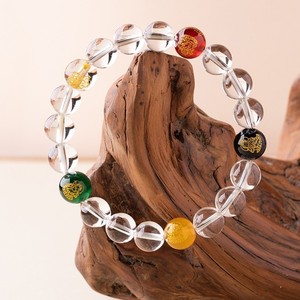 กำไลข้อมือรูปทรงเรขาคณิตสีทองประดับคริสตัลสีขาวห้าทิศทางเทพเจ้าแห่งความมั่งคั่ง สำหรับทุกเพศ ทำจากโลหะ ไม้ น้ำ ไฟ ดิน และแก้วเคลือบ - Product Image 2