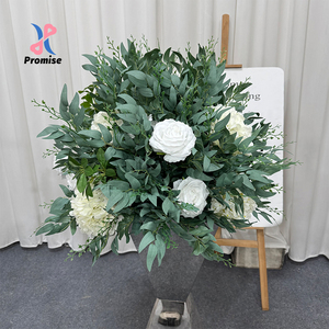 Bola de Flores Artificiales de Rosas Blancas e Hortensias con Eucalipto, Hecha a Mano, Moderna, para Centros de Mesa de Boda - Product Image 1