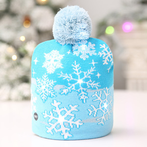 Pour <span class=keywords><strong>Amazon</strong></span> Hot Selling LED Christmas Hat Beanie Warm Holiday Knotting Beanie pour la saison des fêtes - Product Image 4