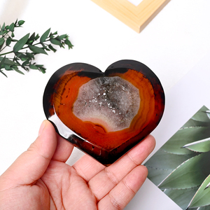 Corazón de Sardónix Natural de Alta Calidad, Pulido a Mano, Corazón de Ágata Druzy Negro y Rojo con Encaje para Decoración - Product Image 6