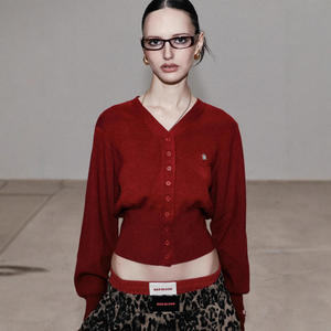 Pull en tricot de coton à col en V et à simple boutonnage, style américain tendance, pour femme - Product Image 1