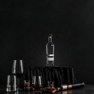Bouteilles en verre rondes de 1000 ml personnalisées avec <span class=keywords><strong>bouchon</strong></span> en liège pour whisky, vodka, gin – Vente en gros directe usine Chine - Product Image 3