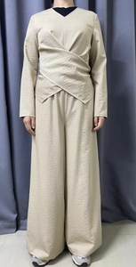 Conjunto de Dos Piezas para Mujer Musulmana Modesta YXO025, Color Beige Texturizado, Top Cruzado y Pantalones Anchos, ODM, Bufanda de Rayón Lugid - Product Image 4