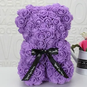 Orsacchiotto di Rose in Schiuma da 25cm, Regalo Floreale - Product Image 1