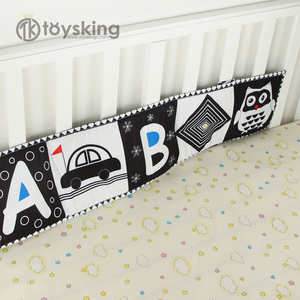 Giường cũi bọc sách đen trắng hoạt hình động vật treo có thể cắn đồ chơi trẻ em chống đá - Product Image 2