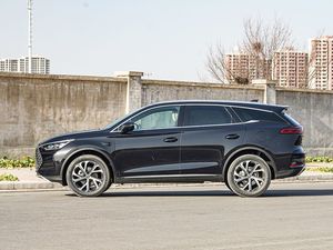 Meilleure vente BYD New Energy Tang EV SUV véhicule voiture d'<span class=keywords><strong>occasion</strong></span> 730KM gamme FWD direction gauche R20 pneu REEV cuir Carro avec <span class=keywords><strong>7</strong></span> sièges - Product Image 5