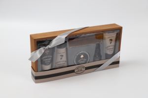 Barre de shampoing personnalisée Huile pour barbe Crème à raser nettoyante pour le visage Boîte en bois Ensembles de soins pour le <span class=keywords><strong>bain</strong></span>-<span class=keywords><strong>douche</strong></span> spa pour hommes - Product Image 3