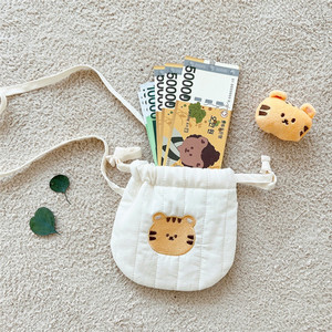 Borsa trapuntata con coulisse ispirata all'Anatolia, con nome turco personalizzato e ricamo a tulipano, sacchetto regalo in morbido cotone - Product Image 2