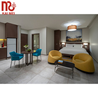 Ensemble de mobilier de chambre d'hôtel moderne en gros, design panneau en bois de chêne, lit King/Queen rembourré en tissu, écologique pour appartement