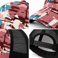 Casquette de camionneur personnalisée avec motif abstrait sur toute la surface, dos en maille noire, visière incurvée