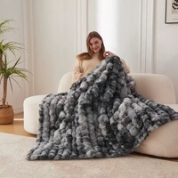 Nouvelle arrivée : Couverture polaire décontractée et chaude pour le bureau, le canapé et la décoration de lit, motif lapin bulle d'hiver, antistatique, couleurs tie-dye