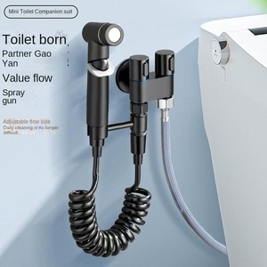 Pistolet Pulvérisateur Haute Pression en Acier Inoxydable avec Robinet d'Équerre à Une Entrée Deux Sorties pour Chasse de Toilettes Domestiques et Nettoyage de Salle de Bain - Product Image 3