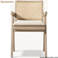 Fauteuil de salle à manger moderne en chêne avec dossier en rotin canné et coussin en tissu pour salle à manger