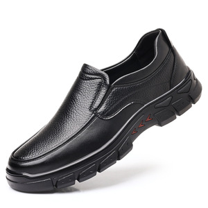 Mocasines de cuero para hombre Chilowa, zapatos informales de tacón bajo y suela suave para uso informal - Product Image 5