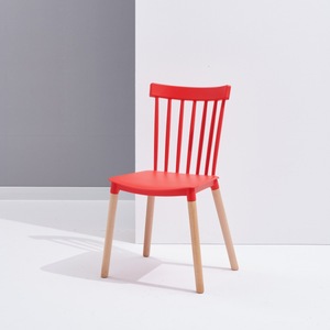 <span class=keywords><strong>Chaise</strong></span> <span class=keywords><strong>de</strong></span> salle à manger à pieds en bois colorés à prix bon marché Vente en gros <span class=keywords><strong>de</strong></span> chaises en plastique modernes empilables en PP pour restaurant et café - Product Image 3