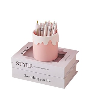 ที่ใส่ปากกาพลาสติกรูปไอศกรีมการ์ตูนน่ารัก 4 สี / ปฏิทิน - Product Image 1