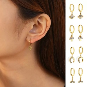 INS ต่างหูสแตนเลสที่นิยมต่างหูเพชรดาวผีเสื้อเพทายเงางามจี้ต่างหูห่วง - Product Image 1