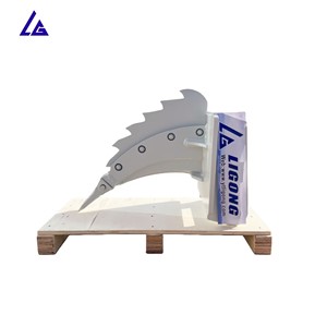 Un ripper capable de briser le sol compacté, de dégager les racines <span class=keywords><strong>des</strong></span> arbres dans les terrains forestiers et de préparer les terres en maraîchage - Product Image 5