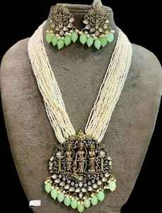 Conjunto de Collar Gargantilla de Latón Multicapa Hecho a Mano con Perlas Blancas y Piedras para Bodas, Compromisos, Aniversarios, Fiestas, Excelente Idea de Regalo - Product Image 4