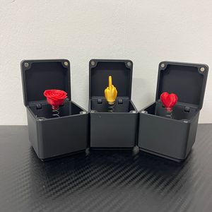 Intéressant doigt du milieu dans une boîte cadeau de nouveauté drôle de Noël pour adultes <span class=keywords><strong>blague</strong></span> <span class=keywords><strong>blague</strong></span> jouet pour les gars hommes - Product Image 2