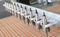 Máquina de Grabado CNC 1530 con Cambio Automático de Herramientas, Router ATC, Control Syntec, Bomba de Motor, PLC Core, Área de Trabajo de 1500x3000mm