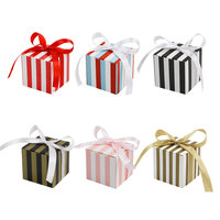 Boîte à bonbons mini carrée rayée à faible MOQ avec ruban, contenant pour chocolats, idéale pour mariages, baby showers et anniversaires