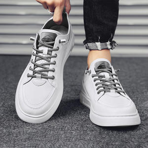 รองเท้าเดินหนังสีขาวแบบสวมใส่สบาย ระบายอากาศได้ดี รุ่นใหม่ประจำปี 2026 สำหรับฤดูใบไม้ผลิ ฤดูร้อน และฤดูใบไม้ร่วง  ทันสมัย ใช้งานได้หลากหลาย เหมาะสำหรับผู้ชาย  แบบสปอร์ต กันลื่น พื้นเรียบ - Product Image 6