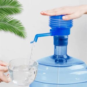 Ménage Plastique Pression Petit Mini Portable <span class=keywords><strong>Camping</strong></span> Main Presse <span class=keywords><strong>Manuelle</strong></span> <span class=keywords><strong>Pompe</strong></span> À <span class=keywords><strong>Eau</strong></span> En Bouteille Pour Boisson - Product Image 2