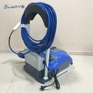 Aspirateur de piscine à pression latérale idéal pour les piscines riches en feuilles - Product Image 1