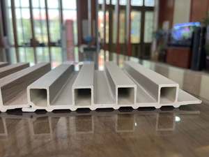 Panel de Pared Acanalado de Madera Plástica Moderna XH Decor para Uso en Interiores de Edificios de Oficinas, Tamaño 160x24, 1 Año de Garantía - Product Image 2